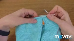 Как связать ластовицу в детских штанишках без швов.