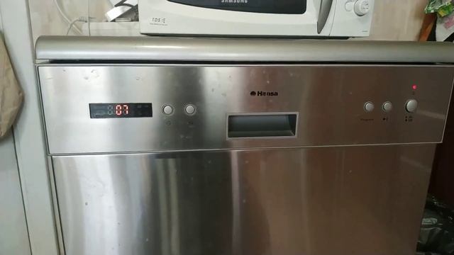 Добрый день!Посудомоечная машина: Hansa ZWM 627 IHСтолкнулся... смотреть онлайн
