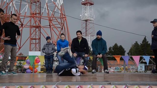 Ноябрьск День города 01.09.13 Студия брейк-данс "Турбина" смотреть онлайн