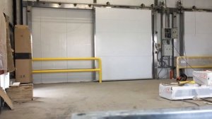 Монтаж холодильных откатных дверей «ИРБИС» с электроприводами 2019 год