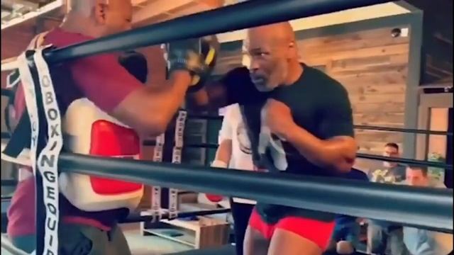 [2020] Тренировка Майка Тайсона в 53 года! Невероятная скорость/ Training Motivation! смотреть онлайн