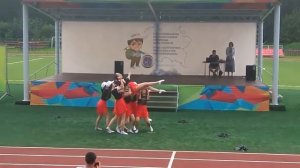 Легкий черлидинг, с классными поддержками) Классные нарезки, поппури. Танец?