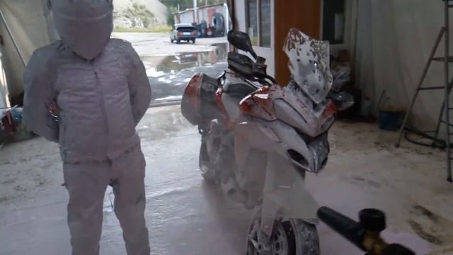 Мойка мотоциклиста !!! смотреть онлайн