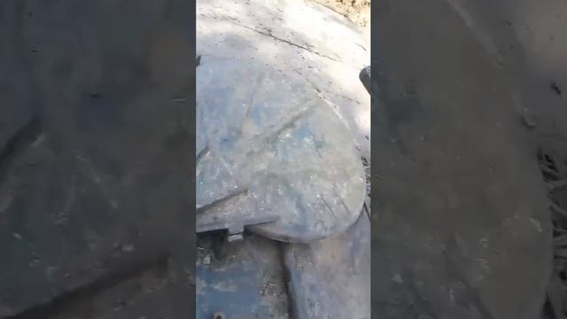Бронетехника ВСУ крадётся к фронту дворами Бахмута.
