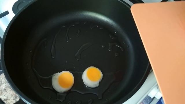Интересный способ приготовить 10 яичниц из 2 яиц #9 смотреть онлайн