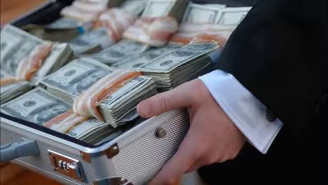 И ОПЯТЬ МИЛЛИАРДЫ ЗАХАРЧЕНКО, ЧТО С НИМИ БУДЕТ? смотреть онлайн