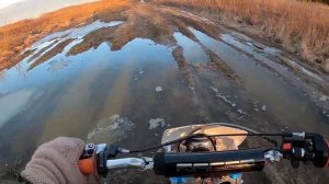 ГРЯЗЕВАЯ ПОКАТУШКА НА ПИТБАЙКЕ ПО ПОЛЯМ