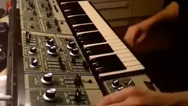 Roland SH-7 смотреть онлайн