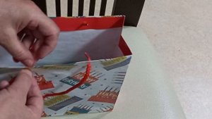Упакуйте Ваш подарок по-новому способу в подарочный пакет | Секретный трюк