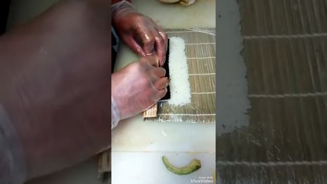 Вкусный и красивый ролл калифорния!!! смотреть онлайн