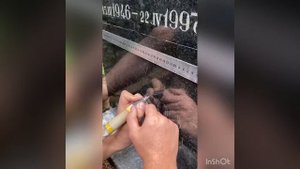 Полировка с гравировкой надписи на памятнике