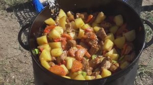 Шурпа со свининой в казане на костре
