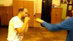 Как боксировать против более низкого соперника