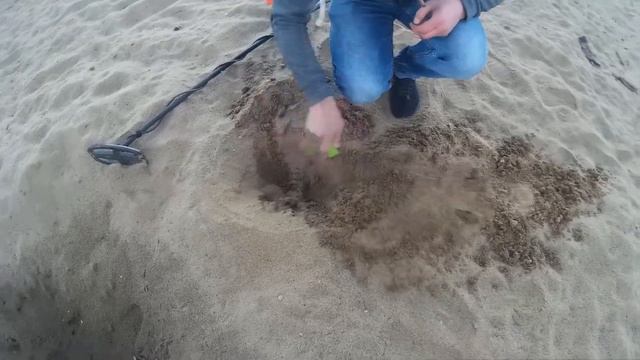 Не все то золото, что блестит. Пятничный коп на пляже Кирова. смотреть онлайн
