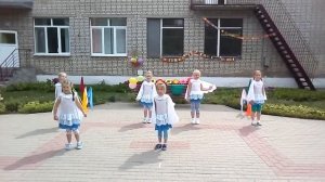 Танец "Летите голуби"