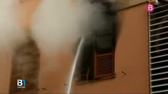 Incendi a la zona de Pere Garau de Palma смотреть онлайн