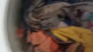 Полный отжим, неравномерность белья/Стиральная машина Hotpoint Ariston ARSL80