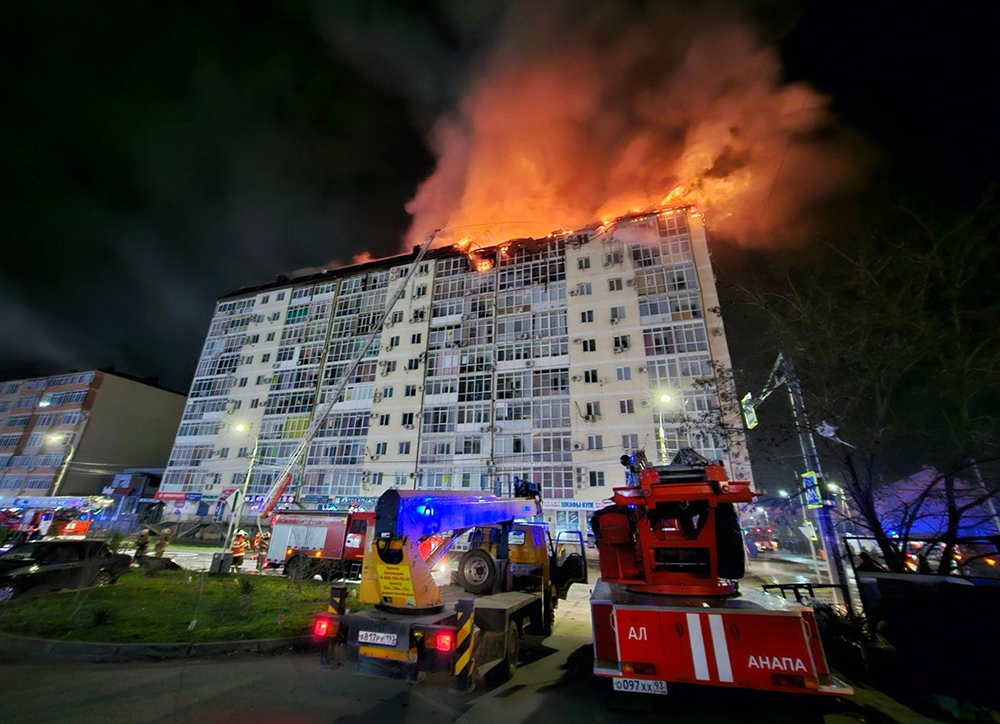 В Анапе всю ночь боролись с крупным пожаром. Что известно о ЧП / События на ТВЦ