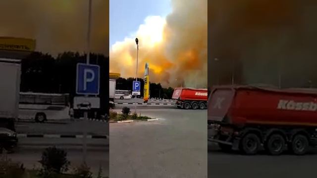 Сильный пожар в Константиновском районе Ростовской области, где загорелась сухая трава.