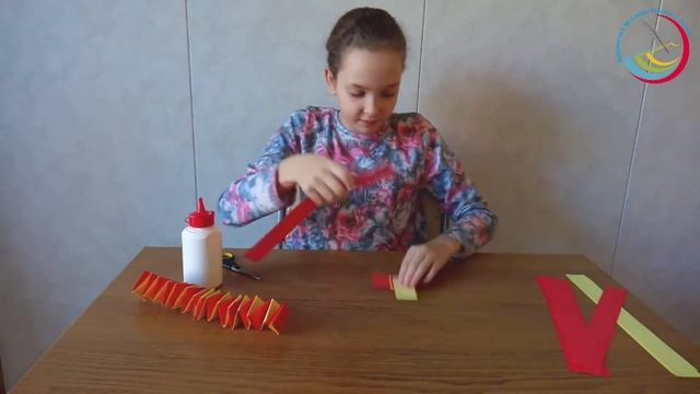 Быстро и легко - веселая змейка из бумаги. Библиотека №5 мкрн Южный.