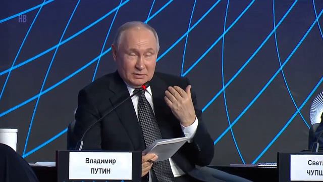 Scambio di battute tra Putin e una studentessa italiana a Mosca смотреть онлайн