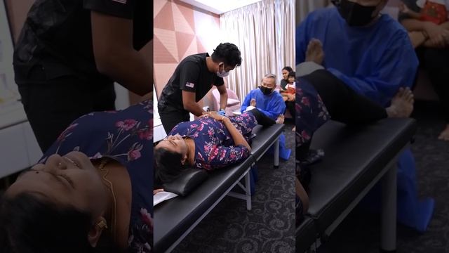 Teacher got Serious hips lock problem !!! смотреть онлайн