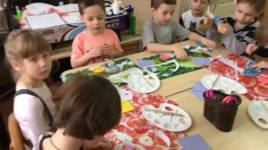 Аппликация в старшей группе на тему:"Дружат дети всей Земли"