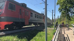 Электропоезд ЭД9Э-0020 на перегоне Костариха - Починки