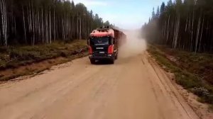Scania  с двумя прицепами.