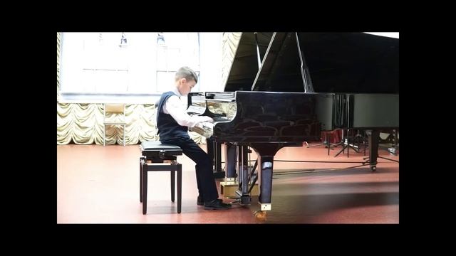 1.Бах "Маленькая двухголосная фуга" До минор 2.Беренс Этюд №6 3.С.Прокофьев "Шествие кузнечиков" смотреть онлайн