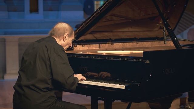 Tchaikovsky - Mazurka. Ilio Barontini, piano смотреть онлайн