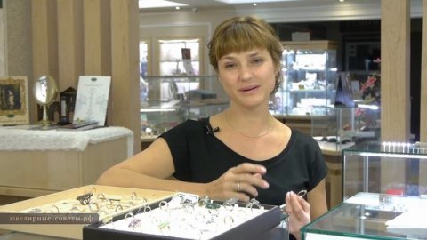 Каким по цене должно быть помолвочное кольцо