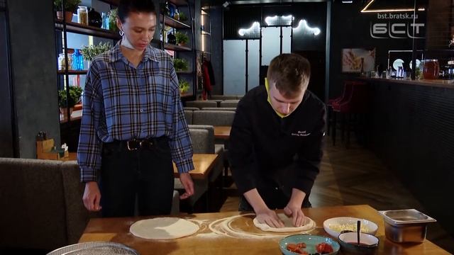 ХОРОШИЙ ПОВОД Международный день пиццы смотреть онлайн