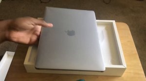 2020 Macbook Pro Unboxing [My first Macbook]