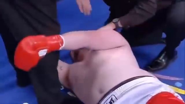 ? Китайский гигант Тайшань Дун оформляет брутальный нокаут смотреть онлайн