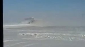 снегоуборочная техника на взлетной полосе