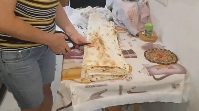 Как нарезать лаваш.Мастер клас от армянской свекрови) смотреть онлайн