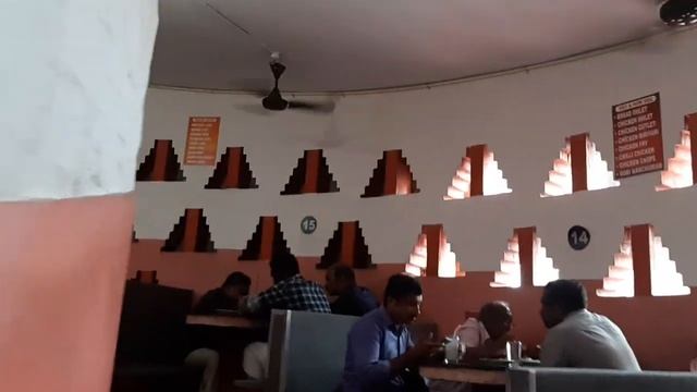 An Interesting Restaurant in Trivandrum, India/Любопытный Ресторанчик в Тривандрум, Индия смотреть онлайн