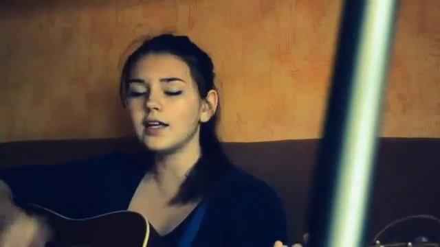 Песни под гитару - Я помню белые обои, чёрная посуда смотреть онлайн