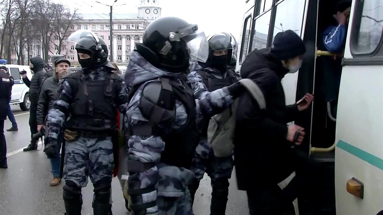 СК РФ завел дело на Леонида Волкова за призывы к несовершеннолетним участвовать в незаконных акциях