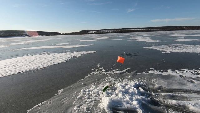 Жерлицы. щука на жерлицы. Зимняя Рыбалка. жерлицы оснастка. Самая уловистая оснастка жерлицы. смотреть онлайн