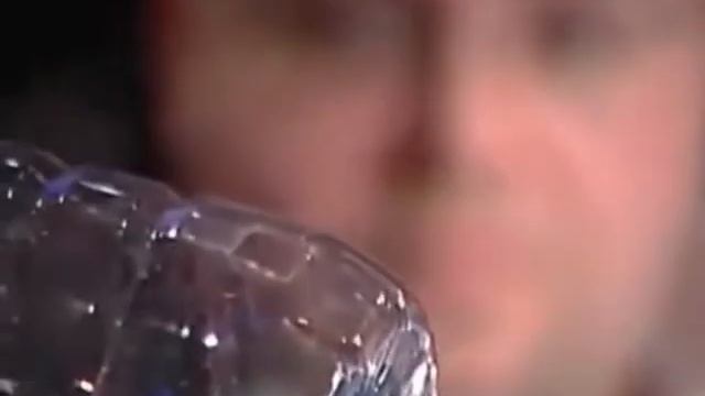 Вот из пластика бутылка смотреть онлайн