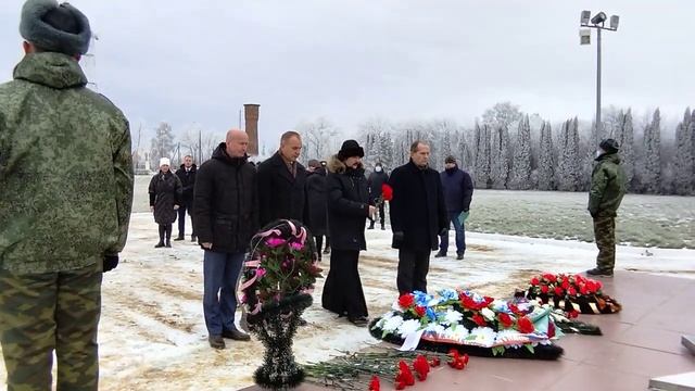 13 декабря. Возложение венков и цветов на Кургане бессмертия.mp4