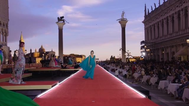 Venezia 2021: the Dolce&Gabbana Alta Moda Fashion Show in Piazzetta San Marco смотреть онлайн