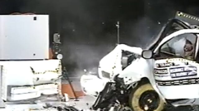 Pontiac Transport frontal offset crash test iihs 40 mph