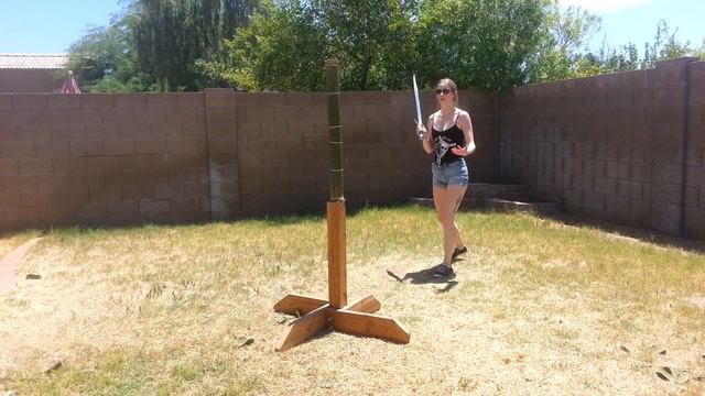 Cutting tatami with the Albion Vassal Falchion смотреть онлайн