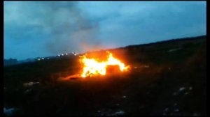 Что будет,если кинуть много баллонов с монтажкой в костер???
