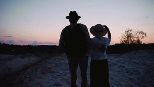 Подруга мамы осталась на ночь, вот тогда и началось…