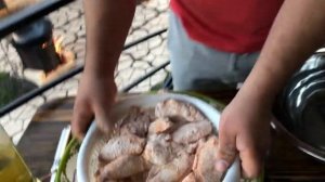 Куриные крылышки в панировки KFC, на костре в казане, рецепт от Рината
