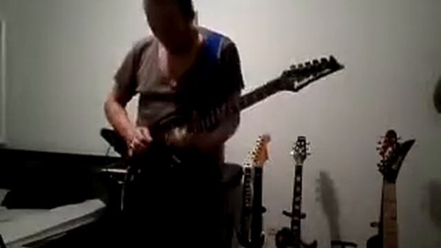 SOLO improvisation Rock DT 250 IBANEZ Explorer 83's смотреть онлайн